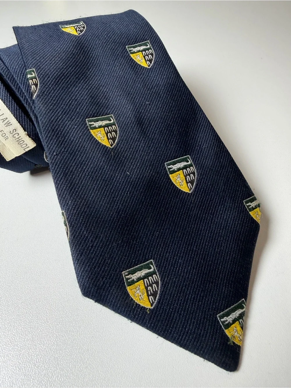 Vintage Riverty of Boston THE YALE UNIVERSITY LAW SCHOOL Navy Shield Pattern Tie